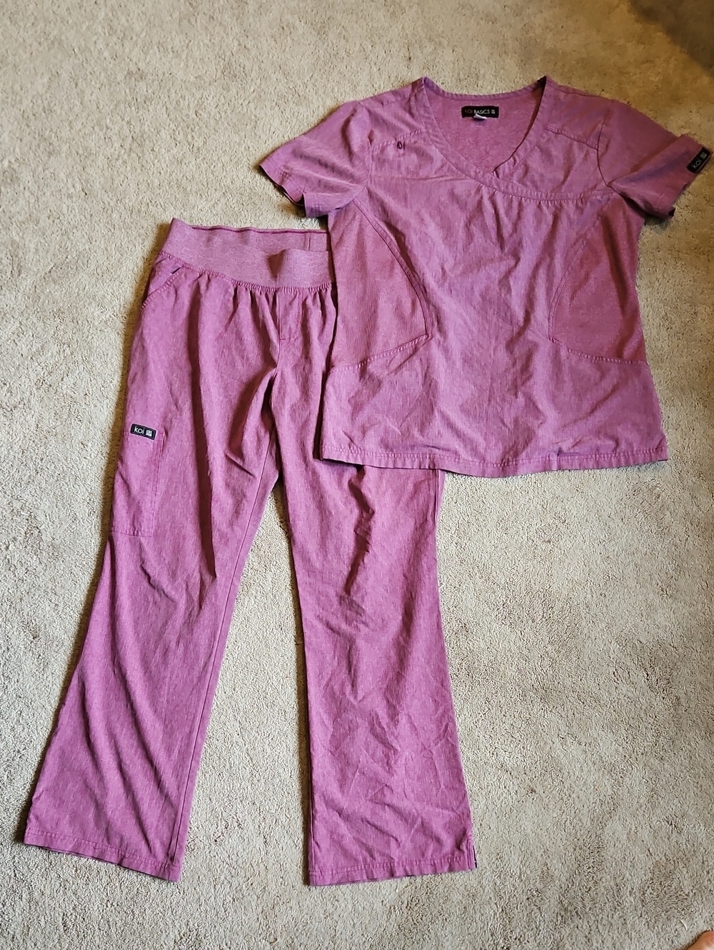 koi Women's Dusty Rose/Light Fuschia V-Neck Scrub Set